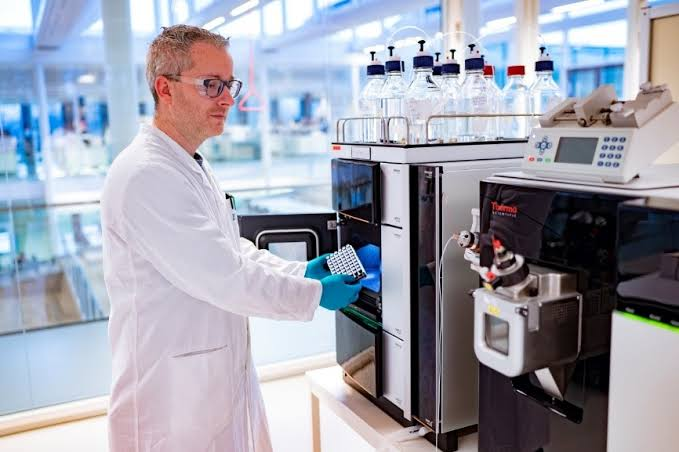 Kwaliteitscontrole van Gamma-Butyrolactone voor professioneel gebruik