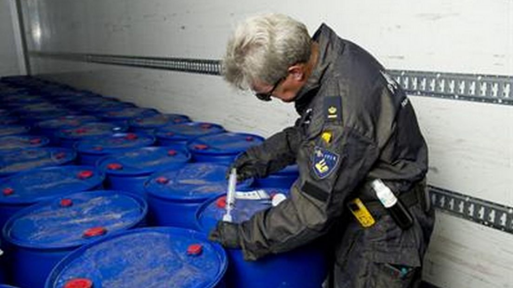 Effectieve toepassing van de GBL chemische stof bij het ontvetten van zware machineonderdelen