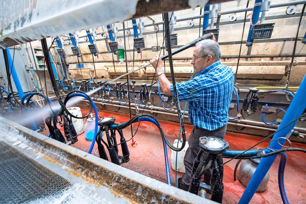 Effectieve inzet van GBL voor schoonmaken van gietijzeren machineonderdelen in een werkplaats